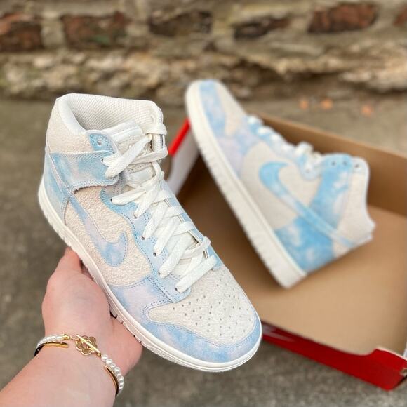 Nike Dunk High Special Edition Celestine Blue Sail Suede Sneaker Womens 5 NEW - Picture 2 of 10